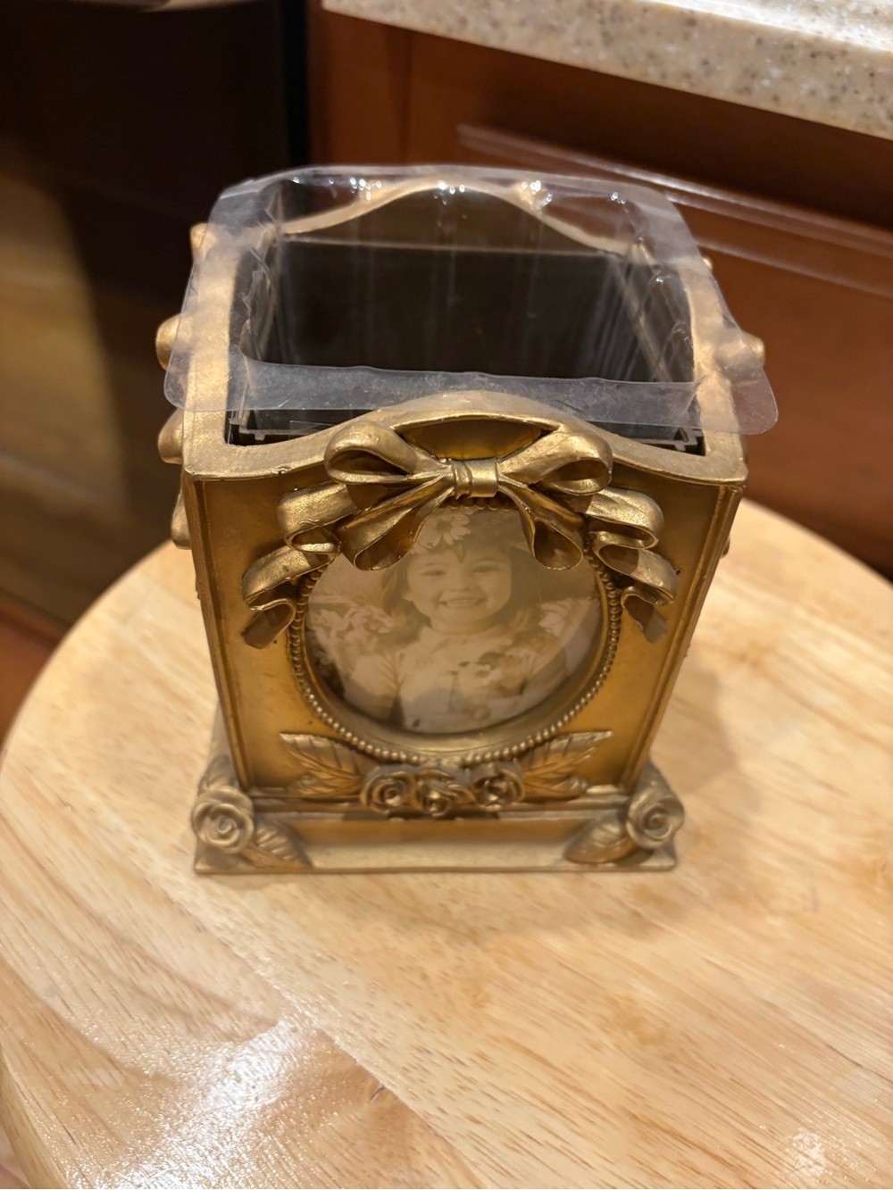 Gold Decorative Photo Frame Vase - Classic/New!